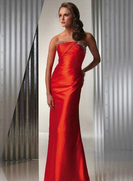 Yılbaşı Gecesi İçin Kırmızı Abiye Elbise Modelleri