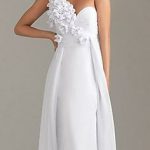 Ünlü Modacılar'dan 2022 Abiye Elbise Modelleri beyaz renkli uzun tek askılı askısı komple çiçek süslemeli Abiye Modeli