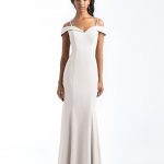 Uzun Abiye Elbise Modelleri Düğünlerin Vazgeçilmez Kıyafetleri Beyaz Uzun Askılı Düşük Kol Detaylı