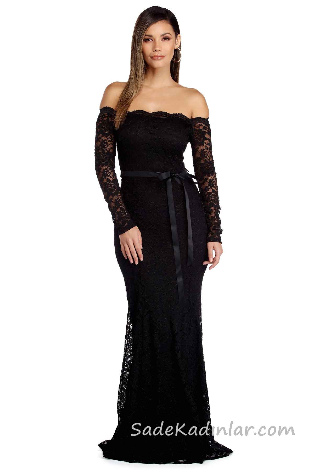 Muhteşem 2020 Abiye Elbise Modelleri Siyah Uzun Omzu Açık Düşük Kol Dantel