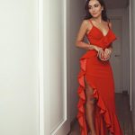 Fırfırlı Elbise Kırmızı Uzun İp Askılı Yandan Derin Yırtmaçlı
