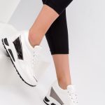 Topuklu Spor Ayakkabı Modelleri Beyaz İp Bağcıklı Yanlar Gümüş