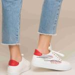Sneakers Bayan Spor Ayakkabı Modelleri Beyaz Yaprak Figürü İşlemeli Bağcıklı