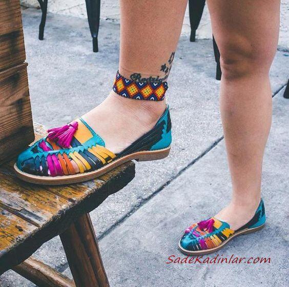 2019 Yazlık Ayakkabı Modelleri Mavi Bilekten Bantlı Desenli Sandalet