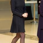 Kate Middleton'ın Zarif Pileli Etek Kombini